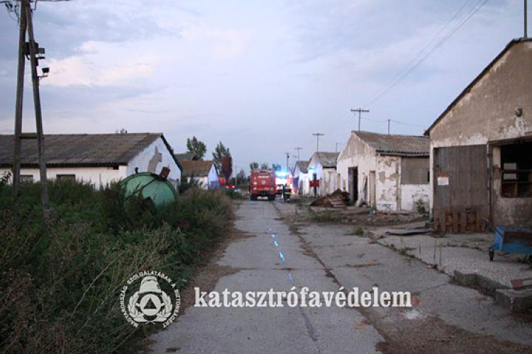 Két helyszínen is felcsaptak a lángok Dombóváron