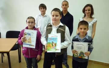 Költészet napi szavalóversenyt rendezett a kaposszekcsői iskola