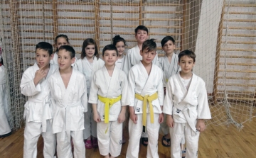 12 dombóvári érem a barcsi judo versenyen