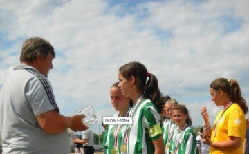 A dombóvári Dunai Esztert a leány foci U15 országos bajnokság legjobb játékosának választották