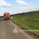 Felborult egy személyautó Dombóvár és Mágocs között 