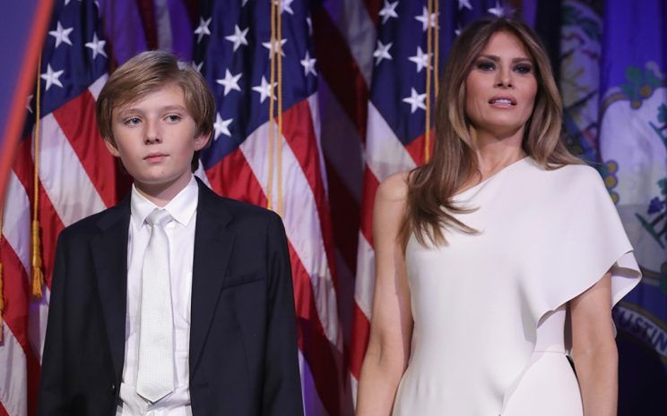 Mégis beköltözik Melania Trump és fia a Fehér Házba 