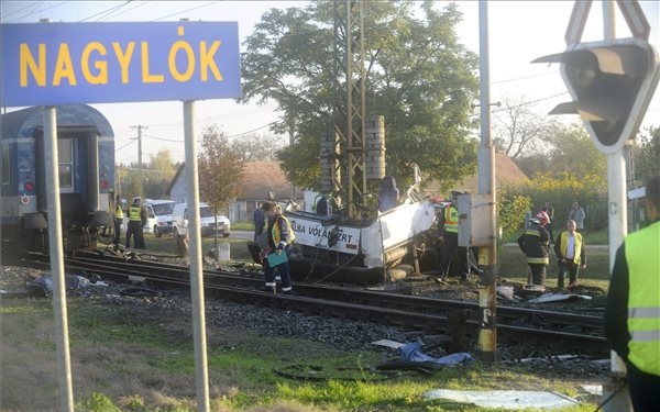 Baleset miatt késnek a vonatok a Budapest-Pusztaszabolcs-Pécs vonalon