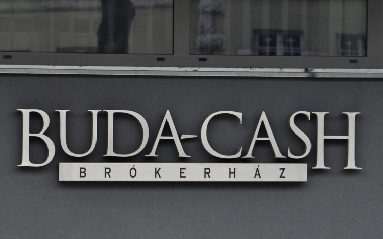 Buda-Cash - MNB: 60-65 milliárd forint a bankoknál, 30 milliárd a Buda-Cash-nél hiányzik