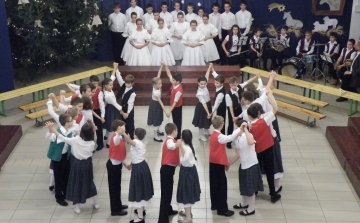 Karácsonyi hangverseny a Belvárosi Általános Iskolában