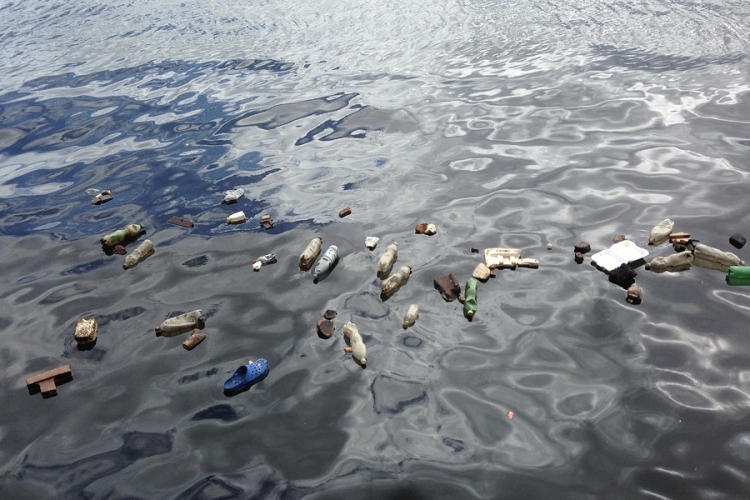 Gyorsan növekszik a csendes-óceáni műanyaghulladék mennyisége