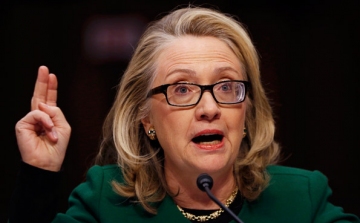 Hillary Clintonnak a biztonsági kockázat miatt volt sokszor rossz a frizurája