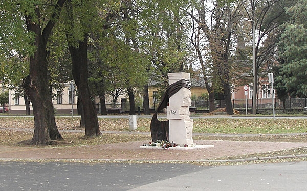 Felújítják az 1956-os emlékművet Dombóváron
