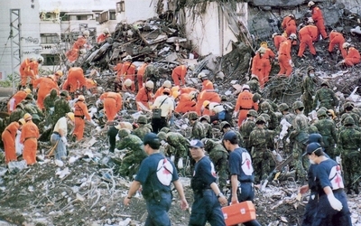 Tajvani földrengés - Egyre több holttestet emelnek ki a romok közül