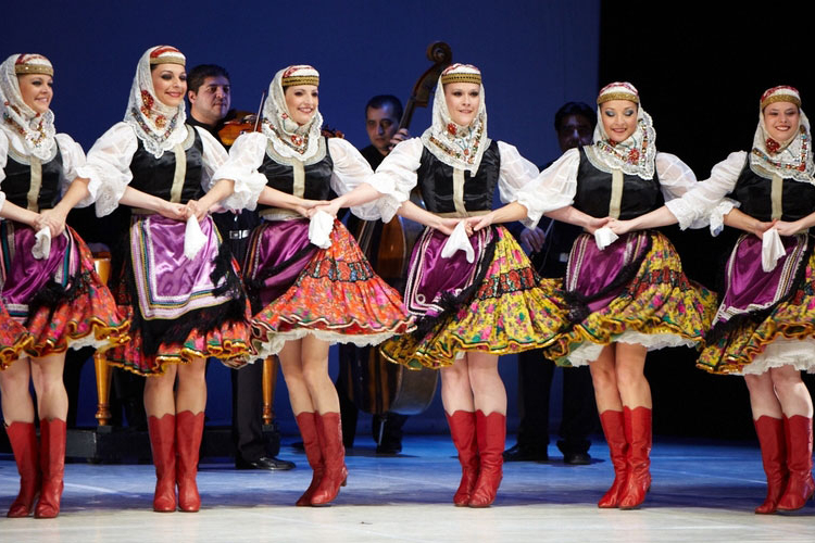 Kitörő sikerrel turnézik Amerikában a Magyar Állami Népi Együttes