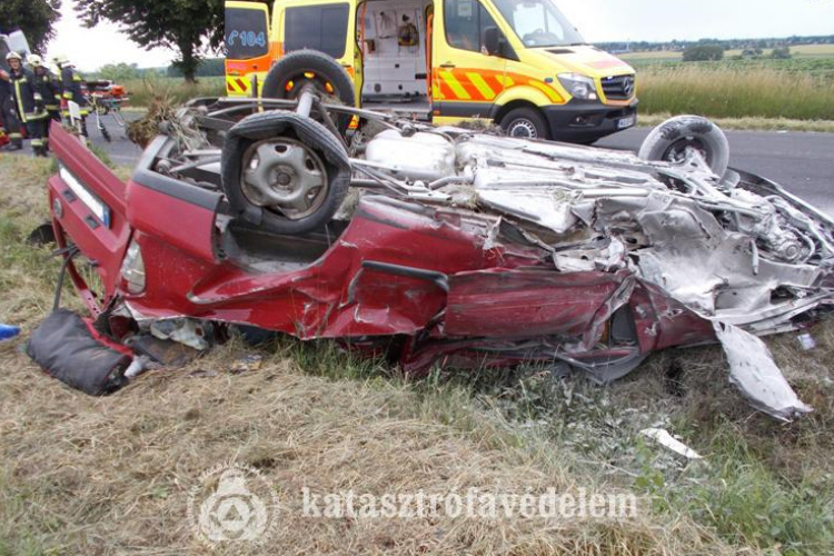 A balesetek napja volt péntek a dombóvári hivatásos tűzoltók számára