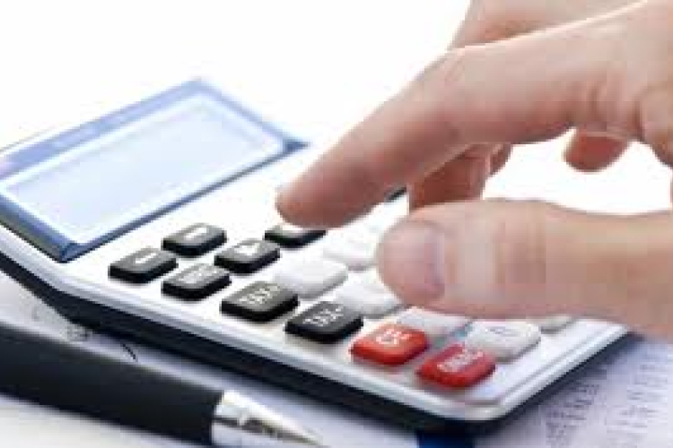 Milyen hatása lehet a pénzügyi rezsicsökkentésnek? - szakértők válaszolnak