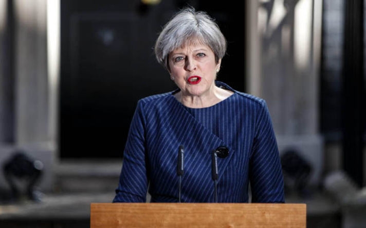 Theresa May lemondatását kezdeményezi a tory Brexit-tábor egyik vezetője