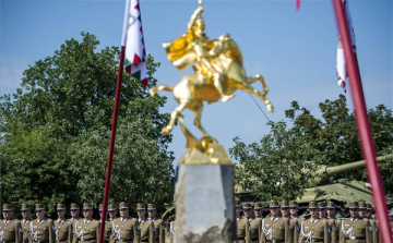 Hősök napja - A magyar hősökre emlékezik ma az ország