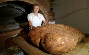 Dombóvári pékmester is sütötte Kárpát-medence kenyerét