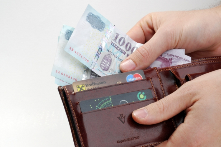 Jön a szociális életpályamodell