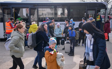 Mintegy tízezren érkeztek vasárnap Ukrajnából 