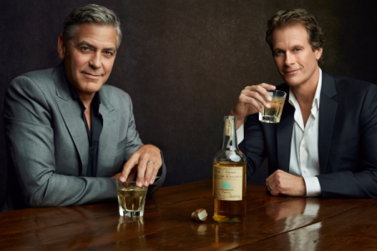 Brutális nagy összegért adja el George Clooney tequilacégét 