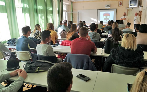 A rendőri hivatást népszerűsítették