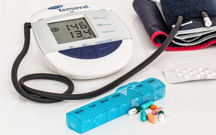A vérnyomáscsökkentő gyógyszerek hatékonyabbak, ha lefekvés előtt veszik be