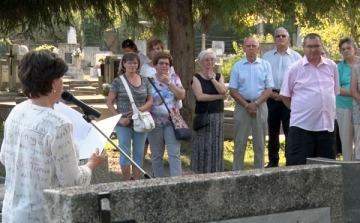 Dombóvár jeles személyeiről emlékeztek a temetőben