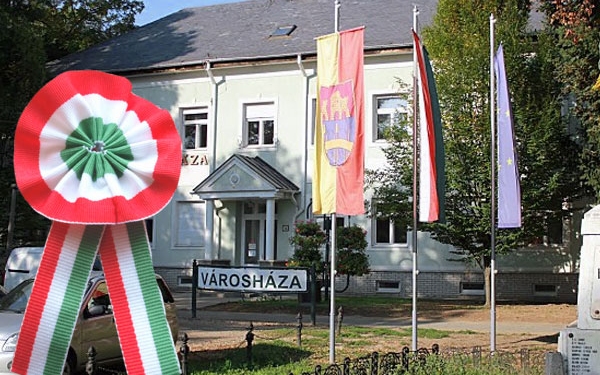 A Szigeterdőbe és az Apáczai Szakgimnáziumba várják a megemlékezőket március 15-én