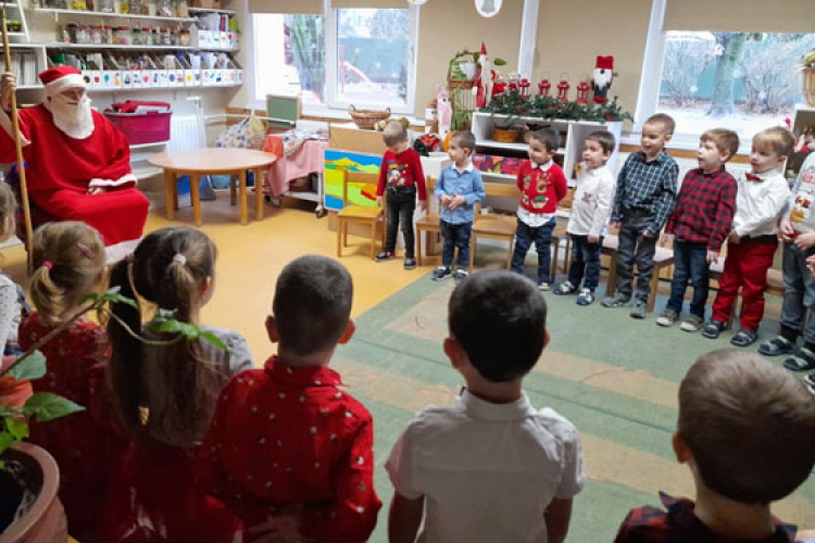 Minden óvodás kapott csomagot a Mikulástól