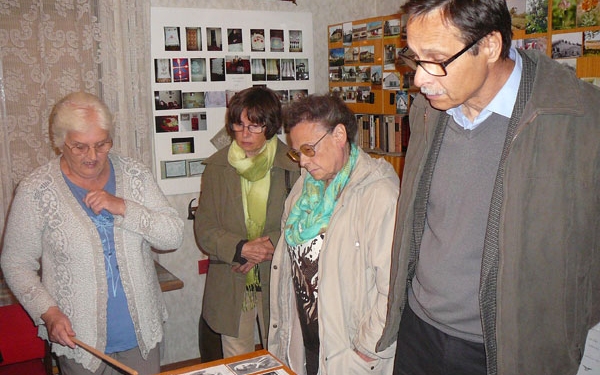 A Dombóvári Herbárium októberi programján az érdeklődők Nagyberkibe látogattak
