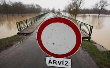 Árvíz – Újabb utat zártak le a Hernád áradása miatt