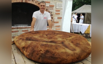 Dombóvári pékmester is készítette Kárpát-medence kenyerét