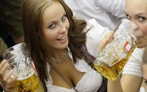 Tíz euró alatt marad a sör ára az Oktoberfesten