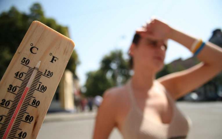 Rekordmeleg volt a június Magyarországon
