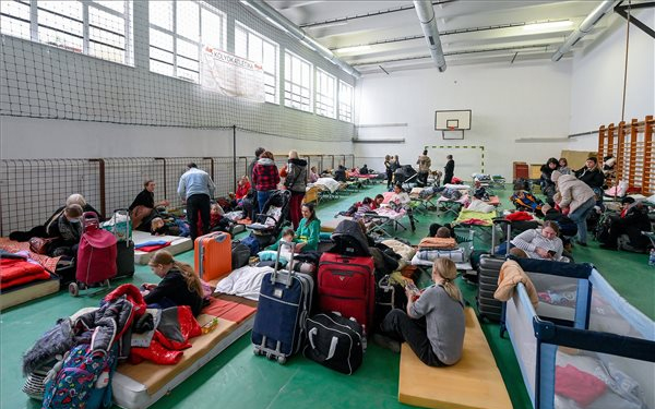 Több mint 10 ezren érkeztek Ukrajnából szombaton