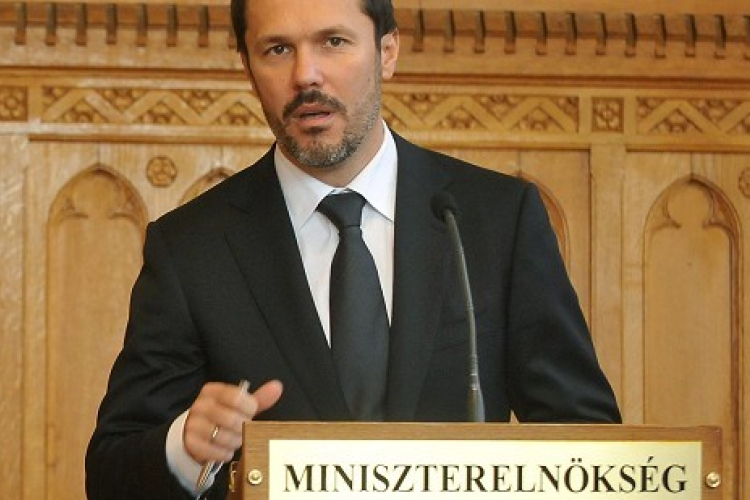 Kormányszóvivő: a kormány minden antiszemita vagy kisebbségeket sértő szervezkedés ellen fellép