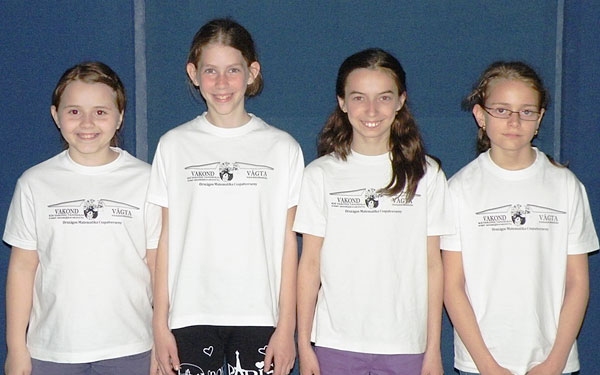 Országos 4. helyezettek matematika csapatversenyben a belvárosis 4.c-s lányok