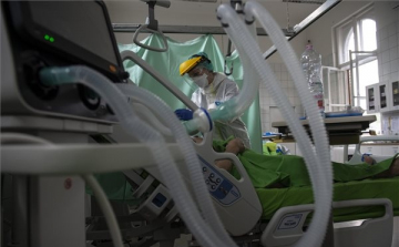 Uniós lélegeztetőgépek érkeztek Ukrajnába magyar segítséggel