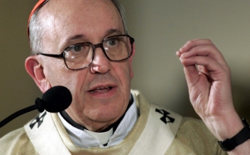 Az olasz sajtó a pápának a melegekről és az elváltakról mondott szavait méltatta