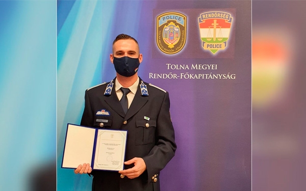 Böjtös Zoltán rendőr főtörzsőrmester lett az év iskolarendőre Tolna megyében