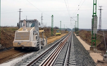 Pályafelújítás miatt változik a vasúti menetrend a Dombóvár-Budapest vonalon