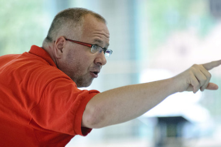 Gyöngyösi András munkaügyi bíróságnál keresi igazát