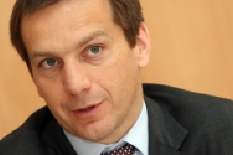 Mol-támogatást is kapott Bajnai alapítványa