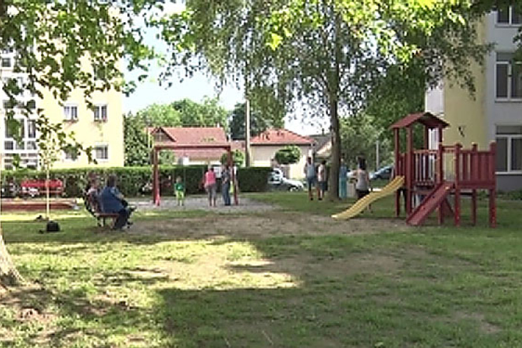 Biztonságossá teszik a köztéri játékokat
