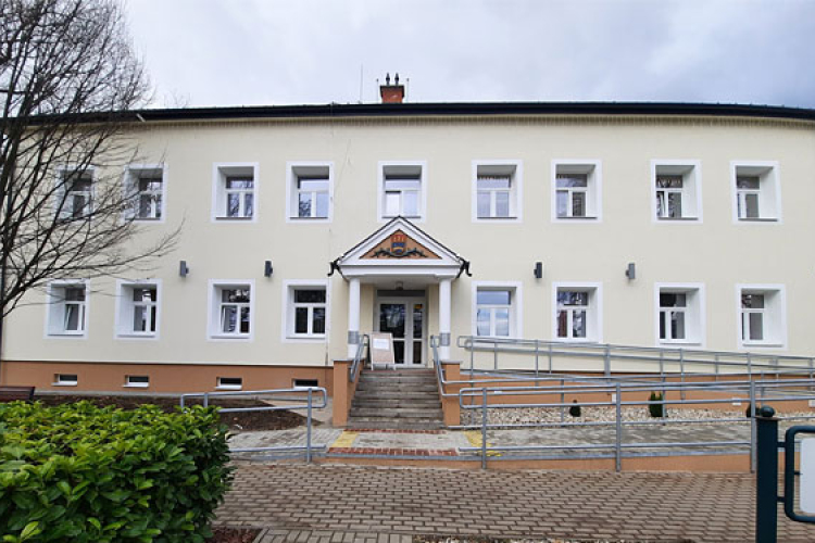 A Szociális Lakásalap Alapítvány Kuratóriuma pályá­zatot hirdet kamatmentes kölcsön formájában kérhető támogatásra