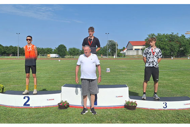 Három DOVASE versenyző állhatott dobogóra Szekszárdon