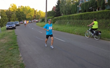 Dombóvári futó a Pécsi-tó kerülő versenyen