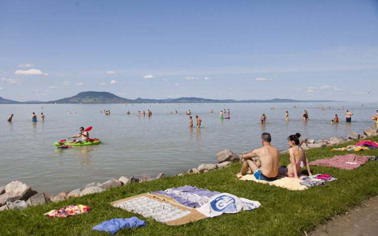 Belefulladt egy 19 éves fiú a Balatonba