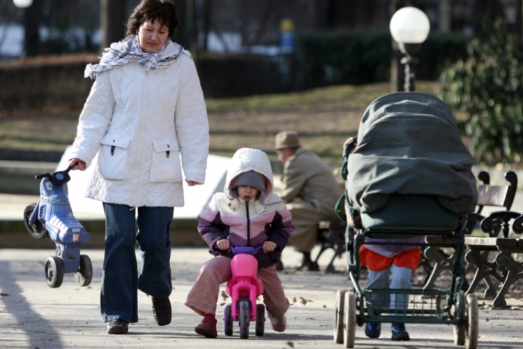 Az anyák ötödét nem veszik vissza a cégek