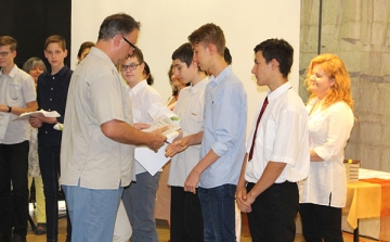 Kiváló dombóvári diákokat köszöntöttek