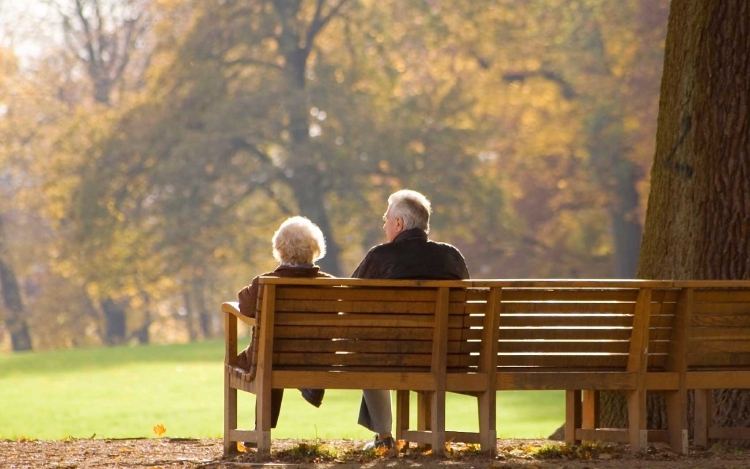 Novemberben érkezik a nyugdíjprémium, az intézkedés 2,5 millió embert érint