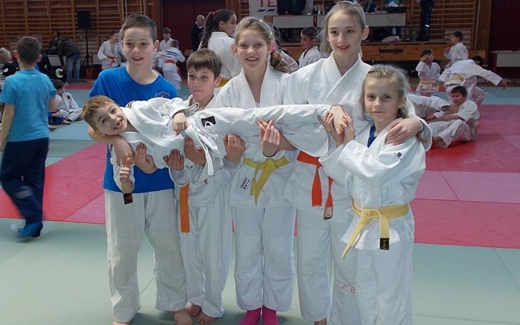 A dombóvári judosok megkezdték a 2015-ös versenyszezont